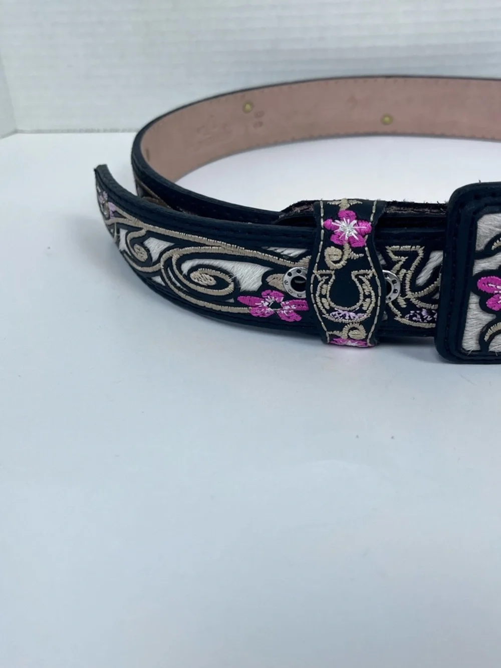 Women's Western Cowgirl Leather Belt withEmbroidered HorseShoe Floral Pattern 36